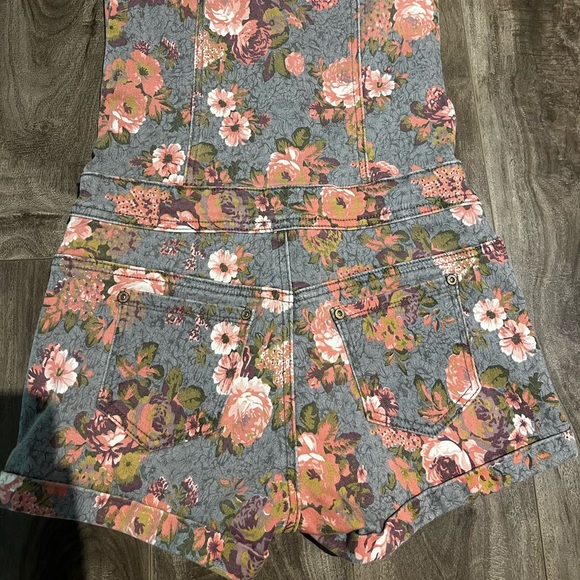 BNWOT denim floral playsuit xs - Picture 5 of 7
